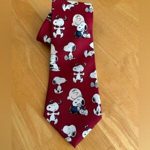 Peanuts Snoopy and Friends 100% silk tie. Perfect for Fathers Day! ❣️